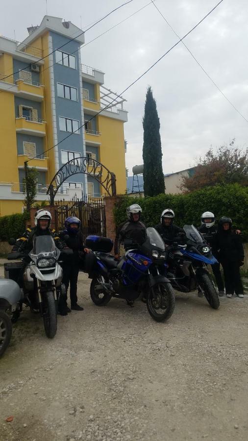 Rezidenca Sinani Apartment